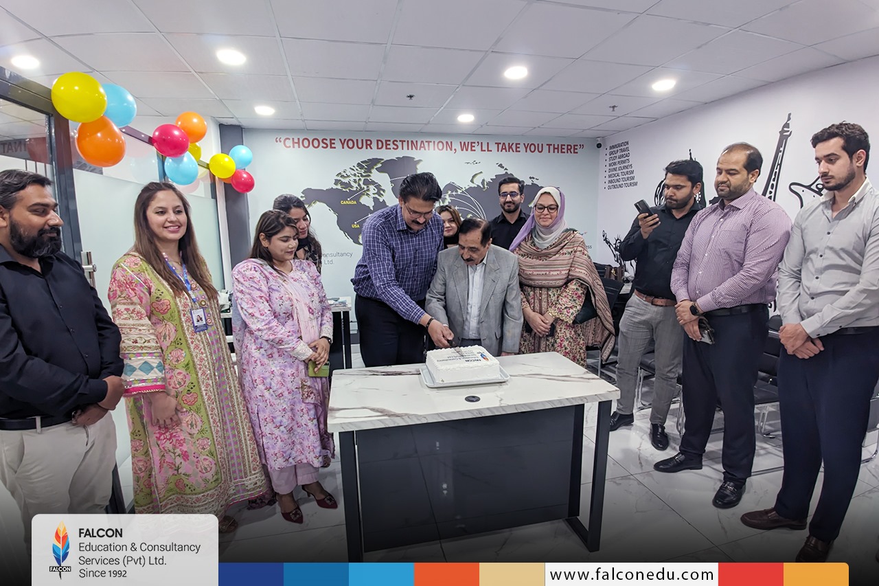 𝐅𝐚𝐥𝐜𝐨𝐧 𝐄𝐝𝐮𝐜𝐚𝐭𝐢𝐨𝐧 𝐢𝐬 𝐧𝐨𝐰 𝐚𝐭 𝐆𝐫𝐚𝐧𝐝 𝐒𝐪𝐮𝐚𝐫𝐞 𝐌𝐚𝐥𝐥, 𝐋𝐚𝐡𝐨𝐫𝐞!